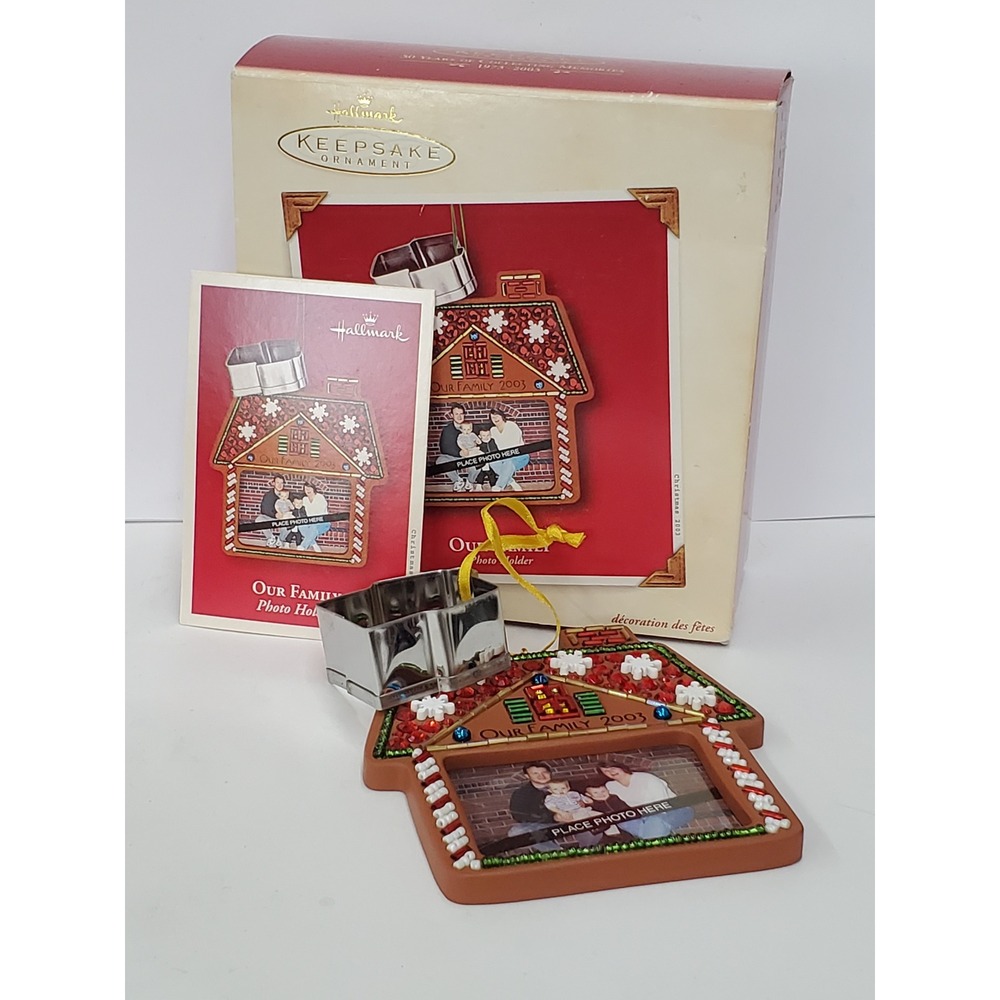 Hallmark Keepsake Ornament 2003 Our Family Photo Holder Gingerbread House Boxed